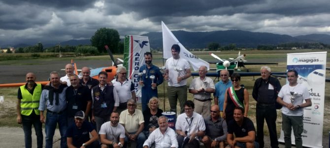 I vincitori del campionato italiano di acrobazia aerea a motore